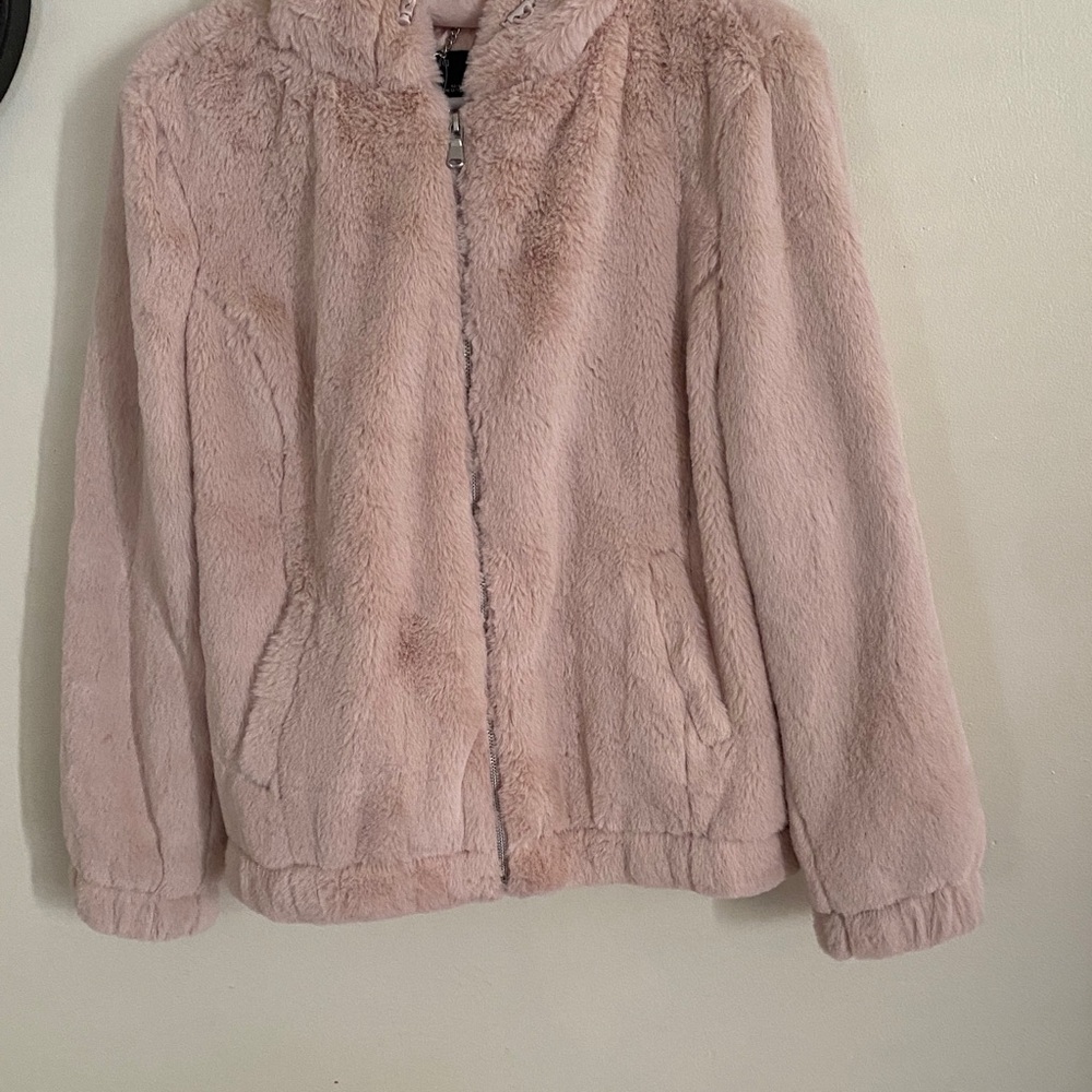 Cozy Women's Teddy Jacket in Soft Pink - Picture 2 of 11